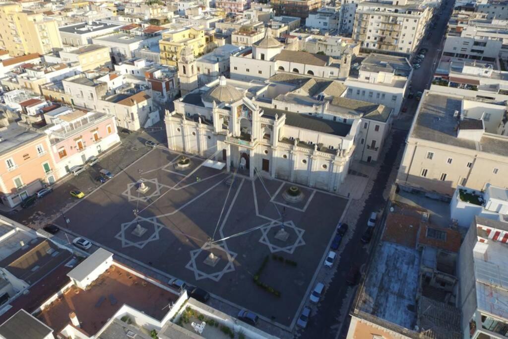Вилла Domus Elegans In Centro Манфредония Экстерьер фото